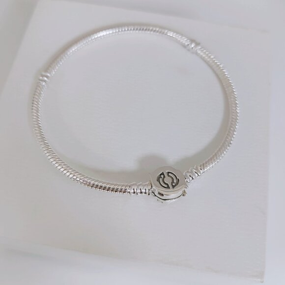 Pandora Bracelet Pandora Moments Bracelet S925 Sterling Silver - Picture 3 of 5